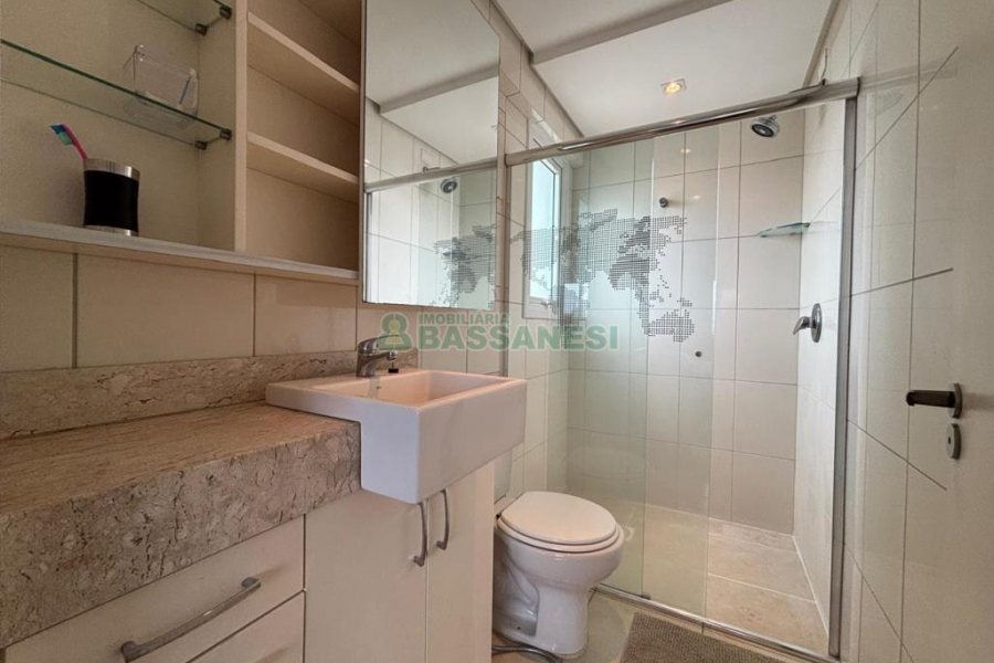 Apto Mobiliado com 82m², 2 dormitórios, 2 vagas, no bairro Lourdes em Caxias do Sul para Alugar