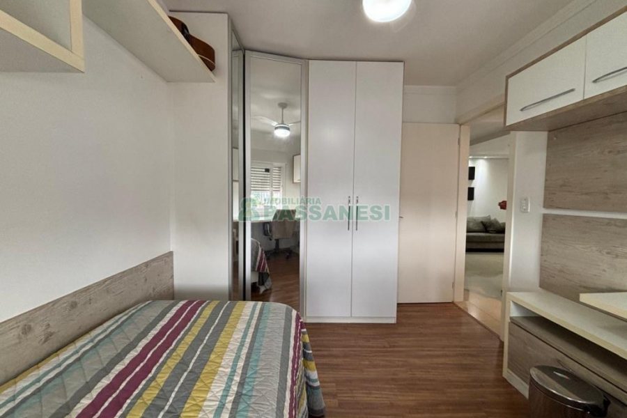 Apto Mobiliado com 82m², 2 dormitórios, 2 vagas, no bairro Lourdes em Caxias do Sul para Alugar