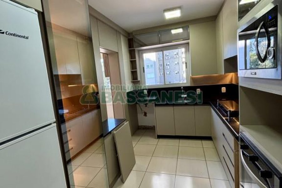 Apto Mobiliado com 114m², 3 dormitórios, 2 vagas, no bairro Madureira em Caxias do Sul para Alugar ou Comprar