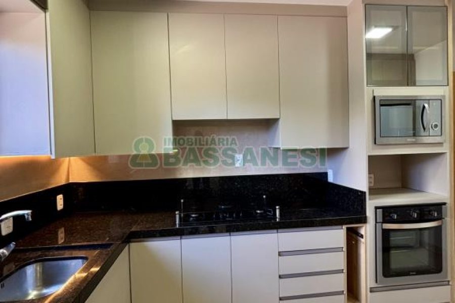 Apto Mobiliado com 114m², 3 dormitórios, 2 vagas, no bairro Madureira em Caxias do Sul para Alugar ou Comprar