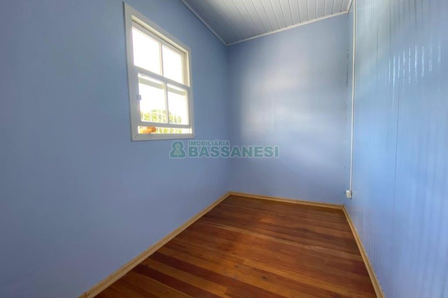 Casa com 161m², 4 dormitórios, 2 vagas, no bairro Rio Branco em Caxias do Sul para Comprar