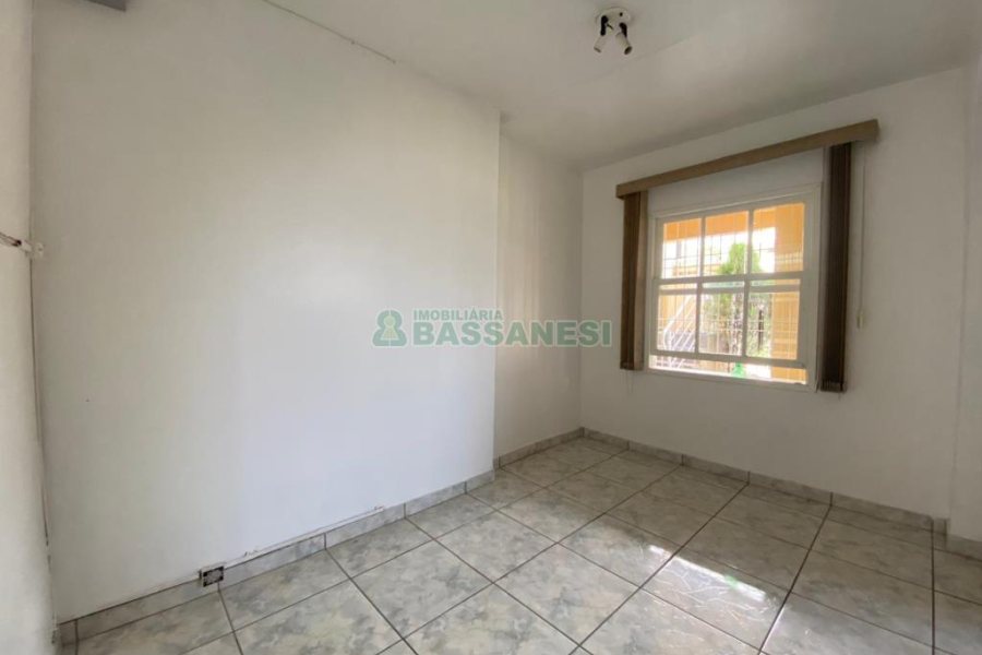Casa com 161m², 4 dormitórios, 2 vagas, no bairro Rio Branco em Caxias do Sul para Comprar