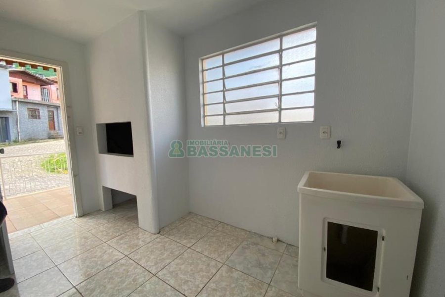 Casa com 161m², 4 dormitórios, 2 vagas, no bairro Rio Branco em Caxias do Sul para Comprar