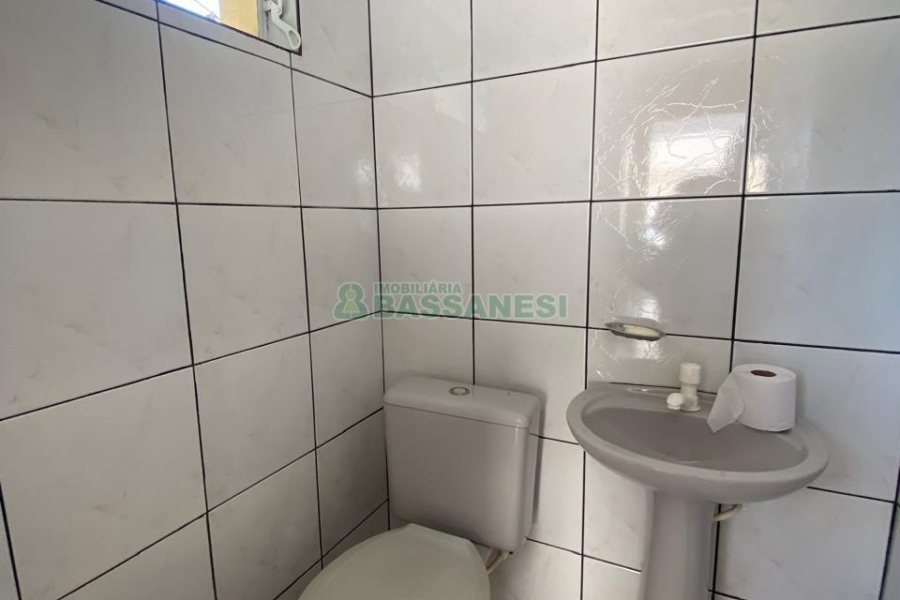 Casa com 161m², 4 dormitórios, 2 vagas, no bairro Rio Branco em Caxias do Sul para Comprar