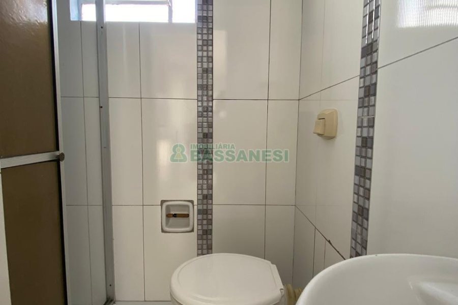 Casa com 161m², 4 dormitórios, 2 vagas, no bairro Rio Branco em Caxias do Sul para Comprar