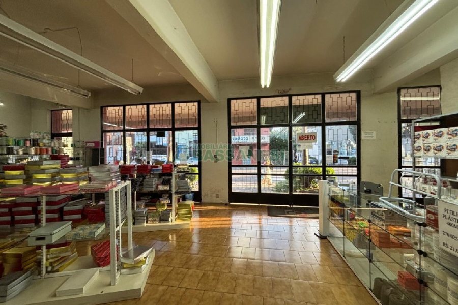 Loja com 518m², no bairro Rio Branco em Caxias do Sul para Alugar