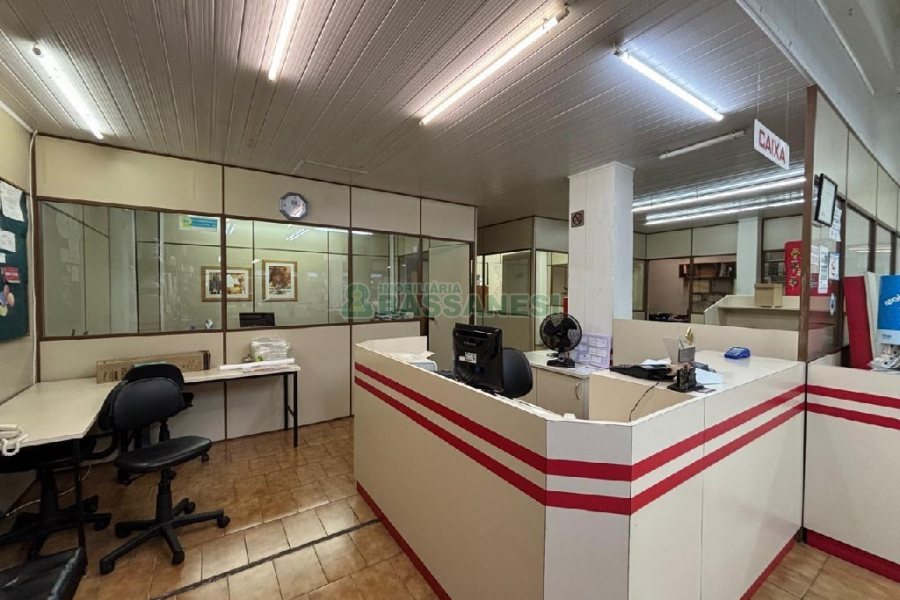 Loja com 518m², no bairro Rio Branco em Caxias do Sul para Alugar
