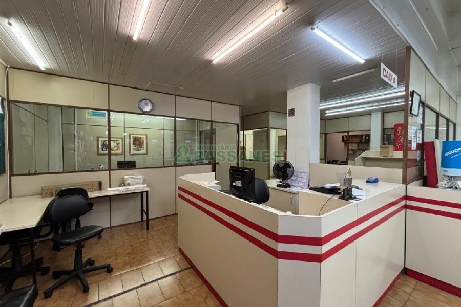 Loja com 518m², no bairro Rio Branco em Caxias do Sul para Alugar