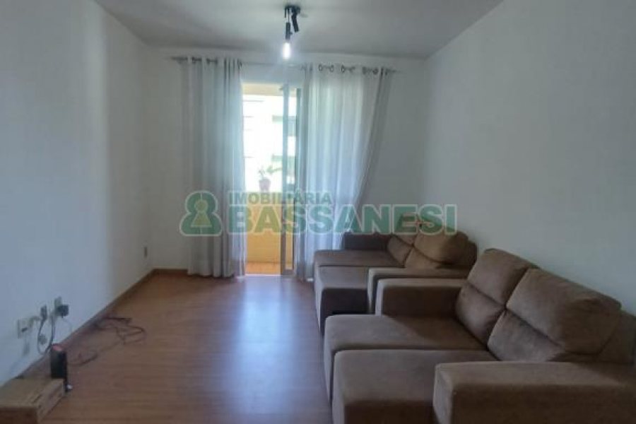 Apartamento com 72m², 2 dormitórios, 1 vaga, no bairro Lourdes em Caxias do Sul para Comprar