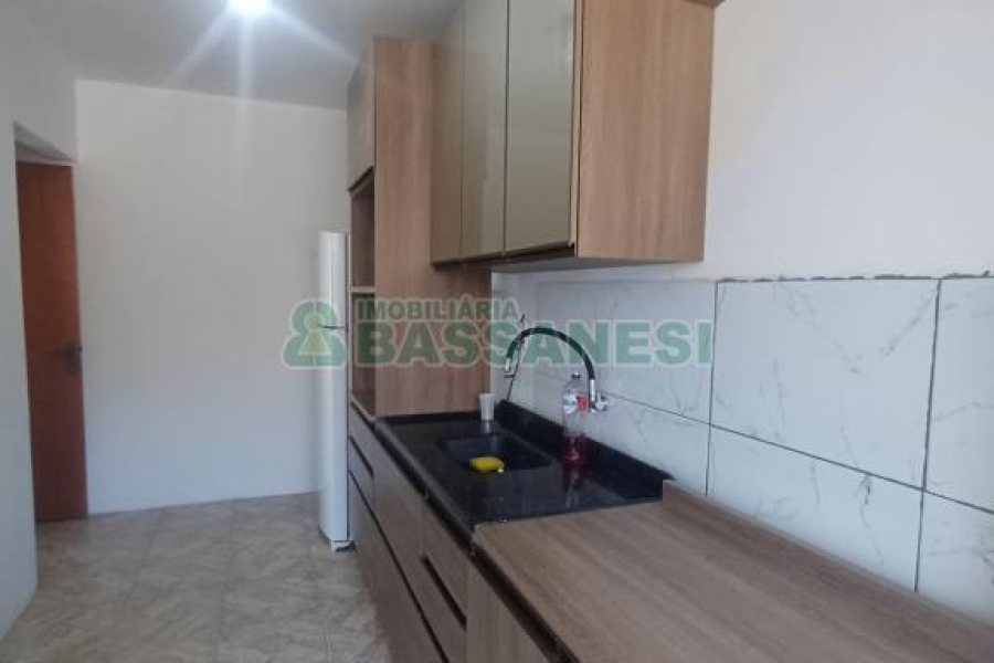 Apartamento com 72m², 2 dormitórios, 1 vaga, no bairro Lourdes em Caxias do Sul para Comprar