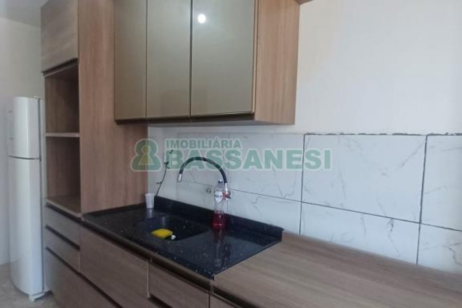 Apartamento com 72m², 2 dormitórios, 1 vaga, no bairro Lourdes em Caxias do Sul para Comprar