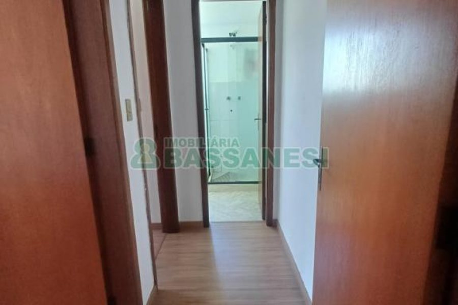 Apartamento com 72m², 2 dormitórios, 1 vaga, no bairro Lourdes em Caxias do Sul para Comprar