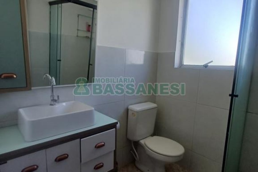 Apartamento com 72m², 2 dormitórios, 1 vaga, no bairro Lourdes em Caxias do Sul para Comprar