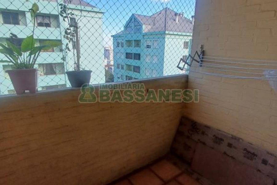 Apartamento com 72m², 2 dormitórios, 1 vaga, no bairro Lourdes em Caxias do Sul para Comprar