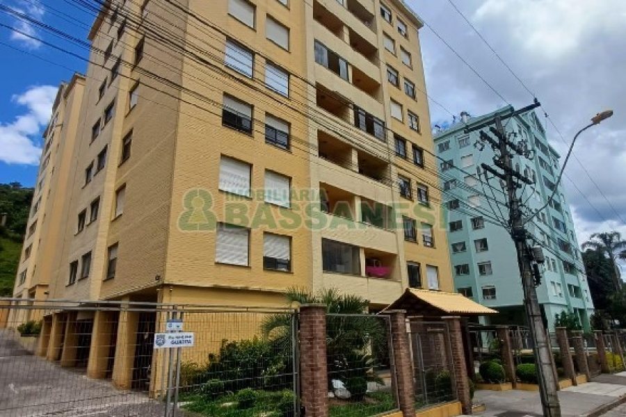 Apartamento com 72m², 2 dormitórios, 1 vaga, no bairro Lourdes em Caxias do Sul para Comprar