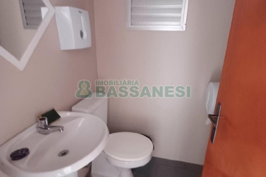 Apartamento com 72m², 2 dormitórios, 1 vaga, no bairro Lourdes em Caxias do Sul para Comprar