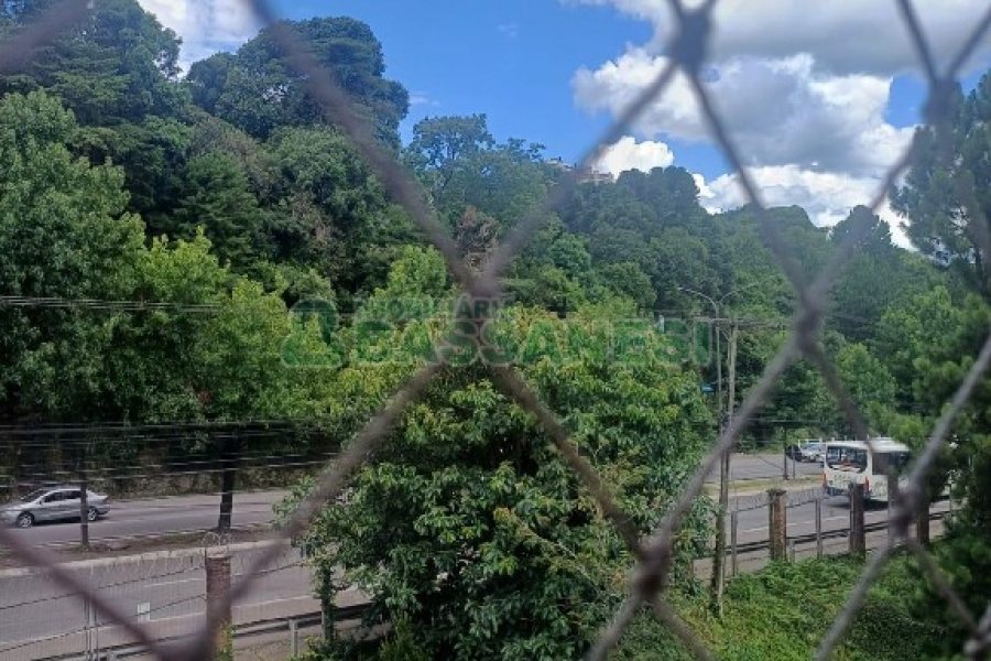 Apartamento com 72m², 2 dormitórios, 1 vaga, no bairro Lourdes em Caxias do Sul para Comprar