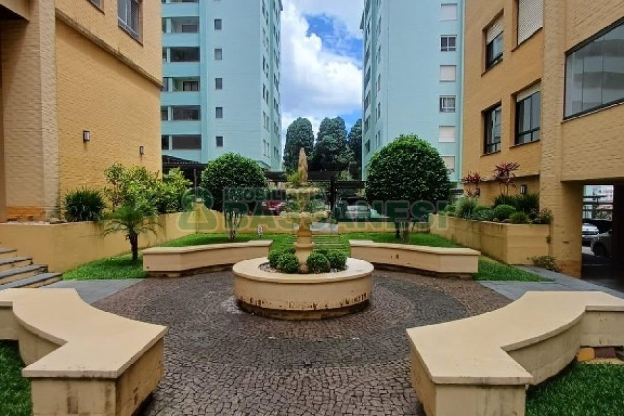 Apartamento com 72m², 2 dormitórios, 1 vaga, no bairro Lourdes em Caxias do Sul para Comprar