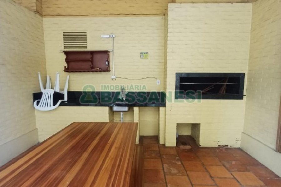 Apartamento com 72m², 2 dormitórios, 1 vaga, no bairro Lourdes em Caxias do Sul para Comprar