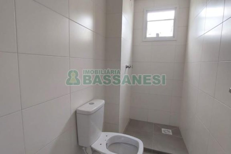 Apartamento com 55m², 2 dormitórios, 2 vagas, no bairro Panazzolo em Caxias do Sul para Comprar