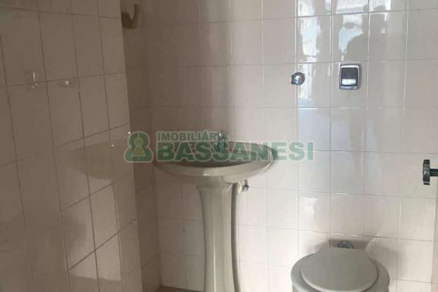 Sala com 50m², no bairro Centro em Caxias do Sul para Alugar