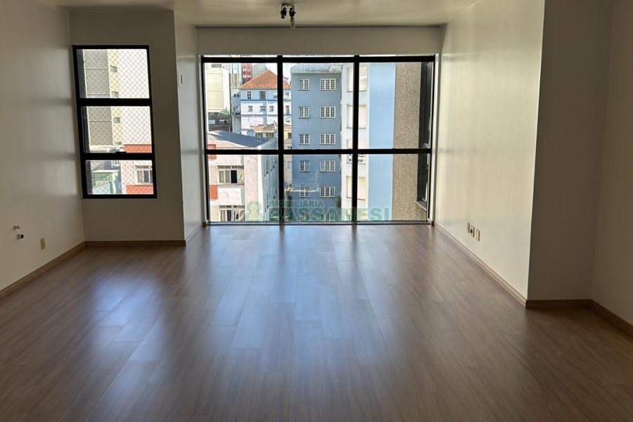 Sala com 50m², no bairro Centro em Caxias do Sul para Alugar