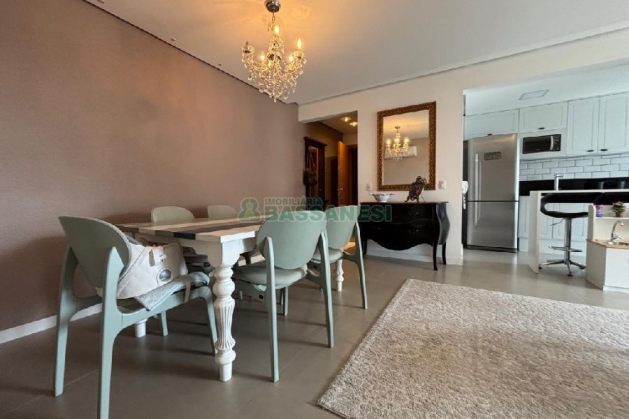 Apto Mobiliado com 100m², 2 dormitórios, 2 vagas, no bairro Jardim América em Caxias do Sul para Alugar