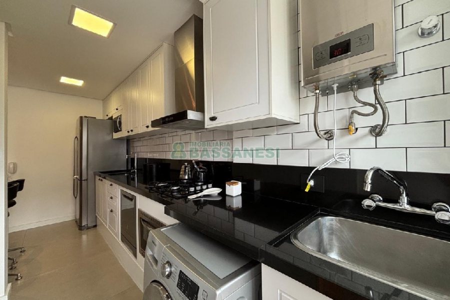 Apto Mobiliado com 100m², 2 dormitórios, 2 vagas, no bairro Jardim América em Caxias do Sul para Alugar