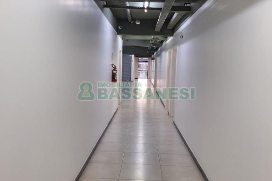 Sala com 1594m², no bairro São Pelegrino em Caxias do Sul para Alugar