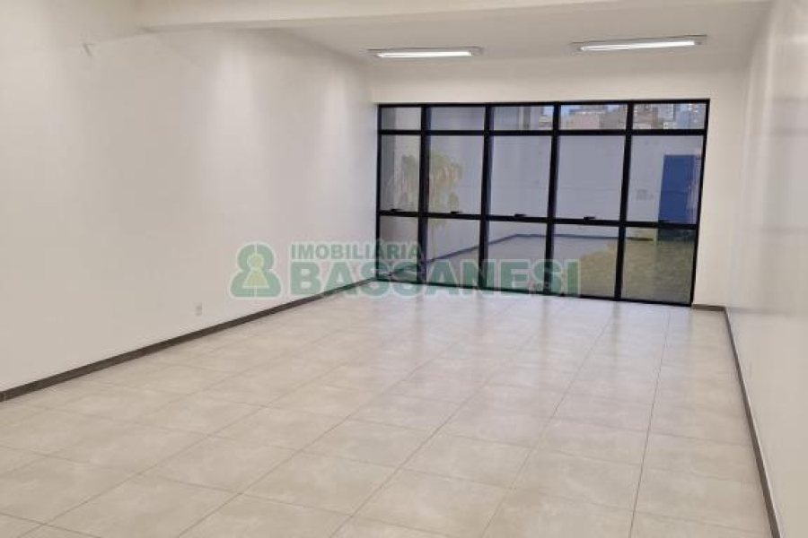 Sala com 1594m², no bairro São Pelegrino em Caxias do Sul para Alugar