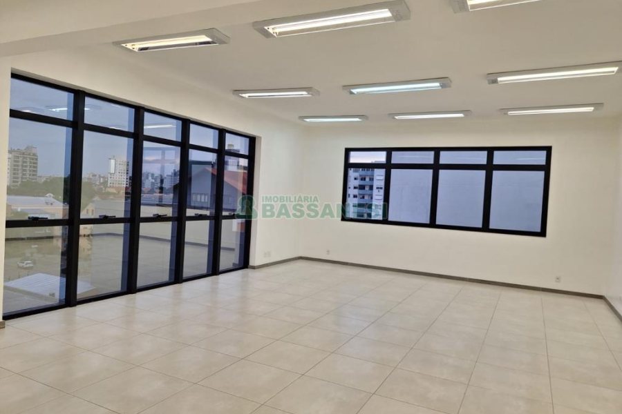 Sala com 1594m², no bairro São Pelegrino em Caxias do Sul para Alugar
