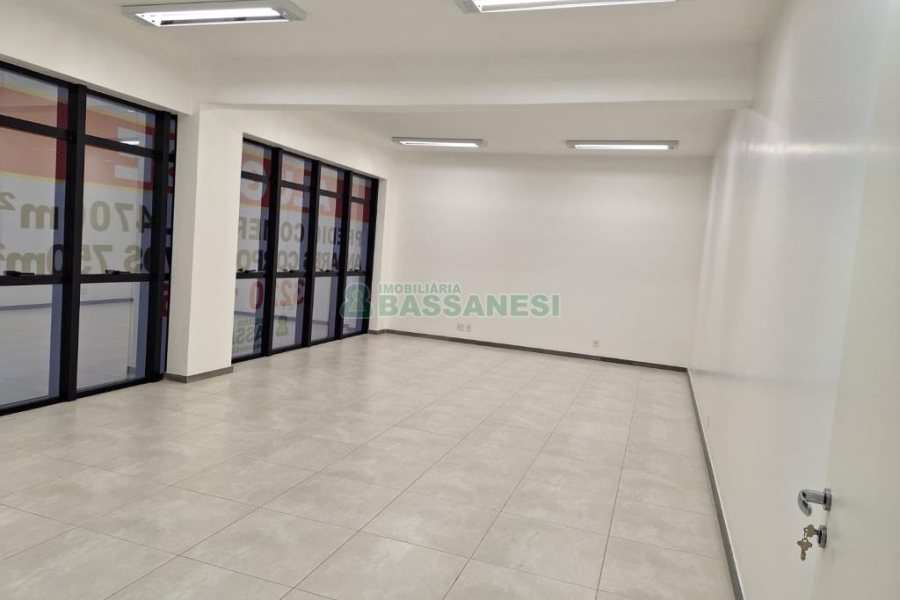 Sala com 1594m², no bairro São Pelegrino em Caxias do Sul para Alugar