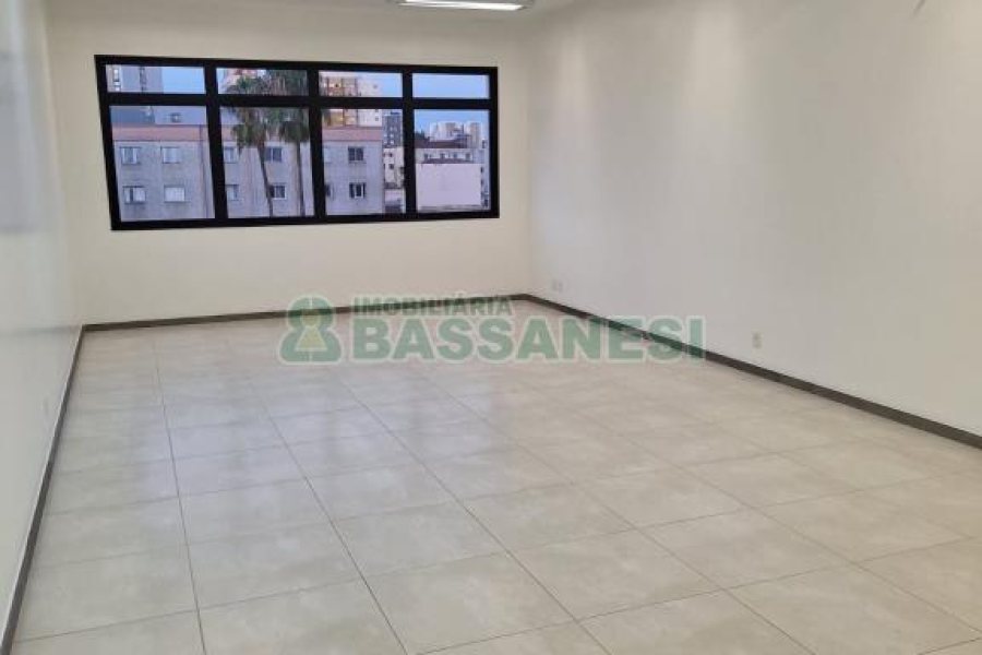 Sala com 1594m², no bairro São Pelegrino em Caxias do Sul para Alugar
