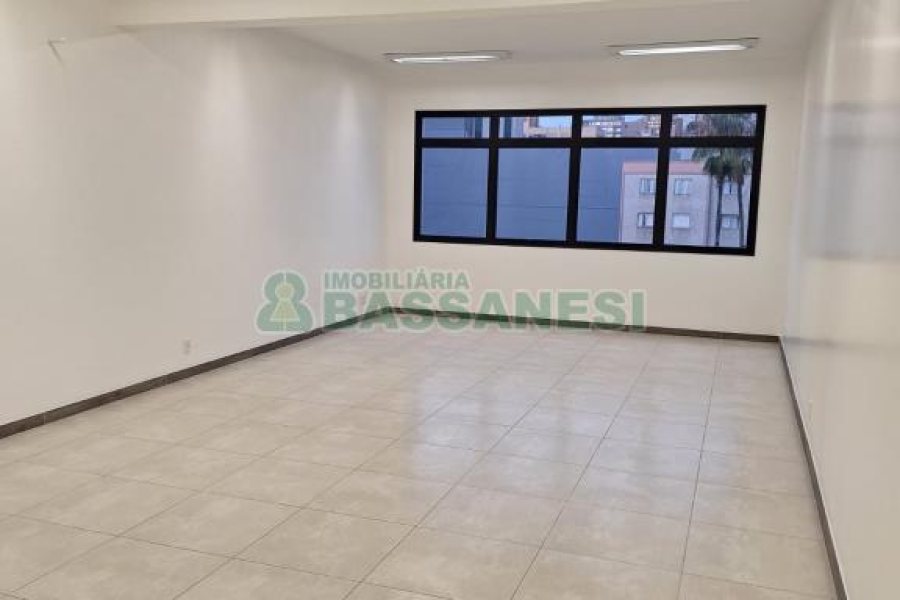 Sala com 1594m², no bairro São Pelegrino em Caxias do Sul para Alugar