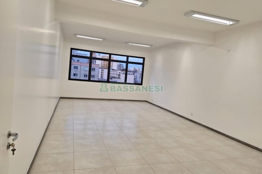 Sala com 1594m², no bairro São Pelegrino em Caxias do Sul para Alugar