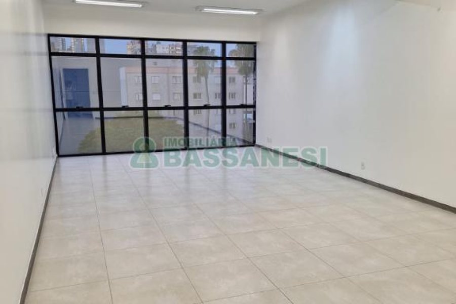 Sala com 1594m², no bairro São Pelegrino em Caxias do Sul para Alugar