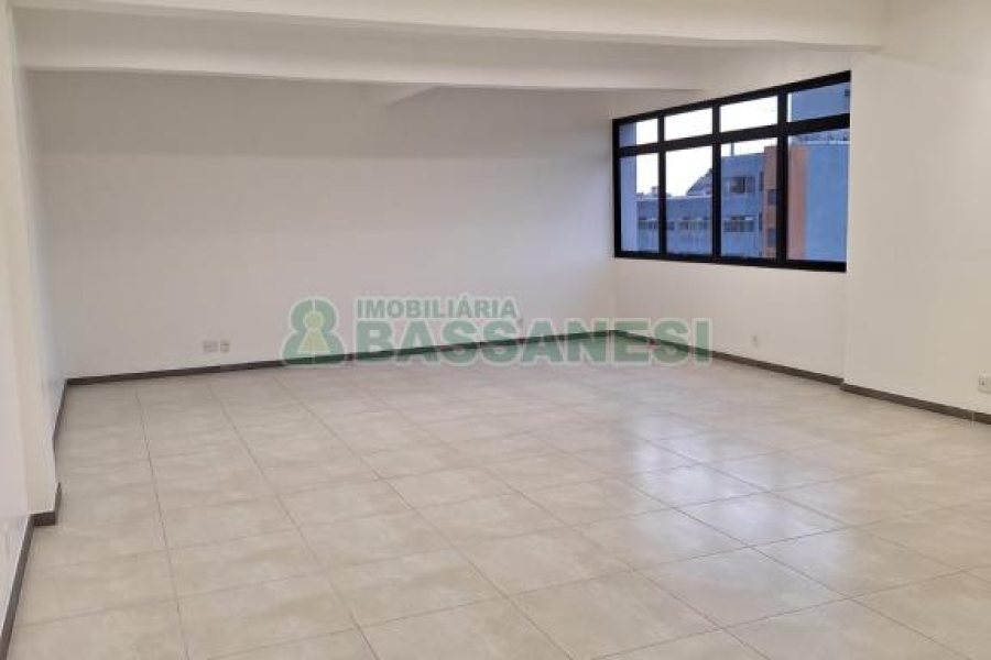 Sala com 1594m², no bairro São Pelegrino em Caxias do Sul para Alugar