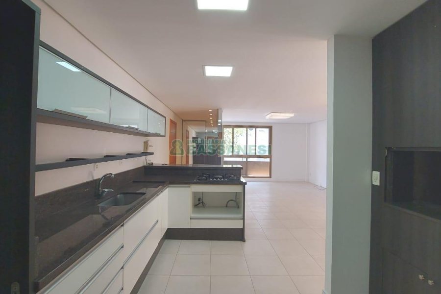 Apartamento com 175m², 3 dormitórios, 2 vagas, no bairro Villagio Iguatemi em Caxias do Sul para Comprar