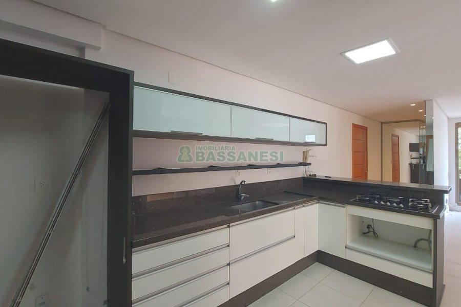 Apartamento com 175m², 3 dormitórios, 2 vagas, no bairro Villagio Iguatemi em Caxias do Sul para Comprar