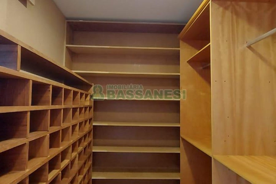 Apartamento com 175m², 3 dormitórios, 2 vagas, no bairro Villagio Iguatemi em Caxias do Sul para Comprar