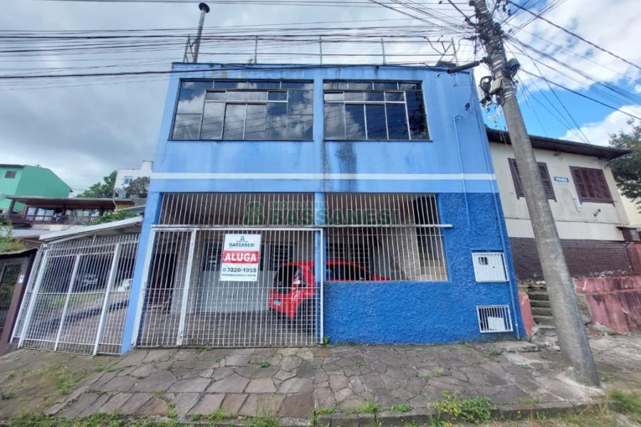 Casa com 162m², 3 dormitórios, 2 vagas, no bairro Rio Branco em Caxias do Sul para Comprar