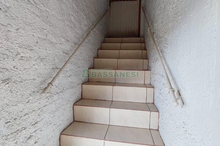 Casa com 162m², 3 dormitórios, 2 vagas, no bairro Rio Branco em Caxias do Sul para Comprar