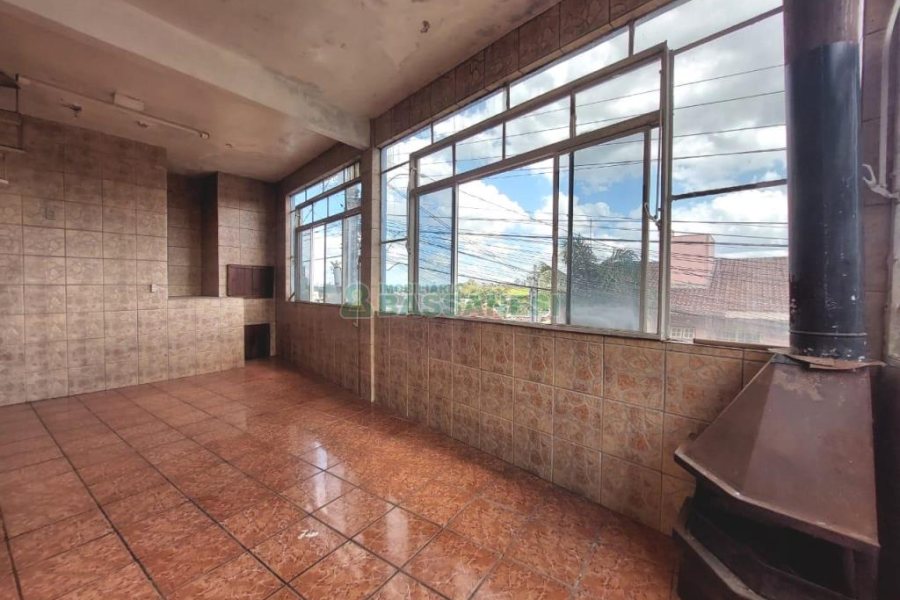 Casa com 162m², 3 dormitórios, 2 vagas, no bairro Rio Branco em Caxias do Sul para Comprar