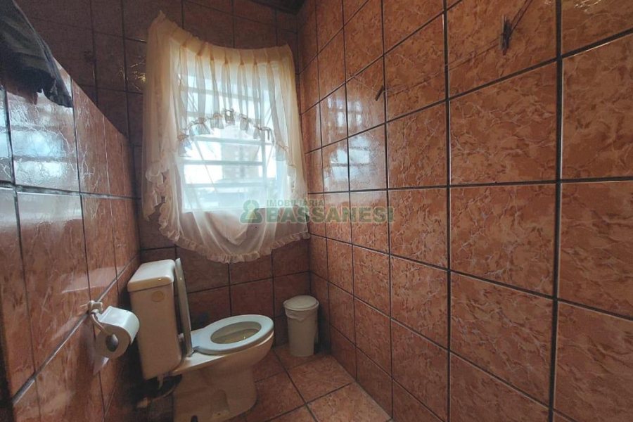 Casa com 162m², 3 dormitórios, 2 vagas, no bairro Rio Branco em Caxias do Sul para Comprar