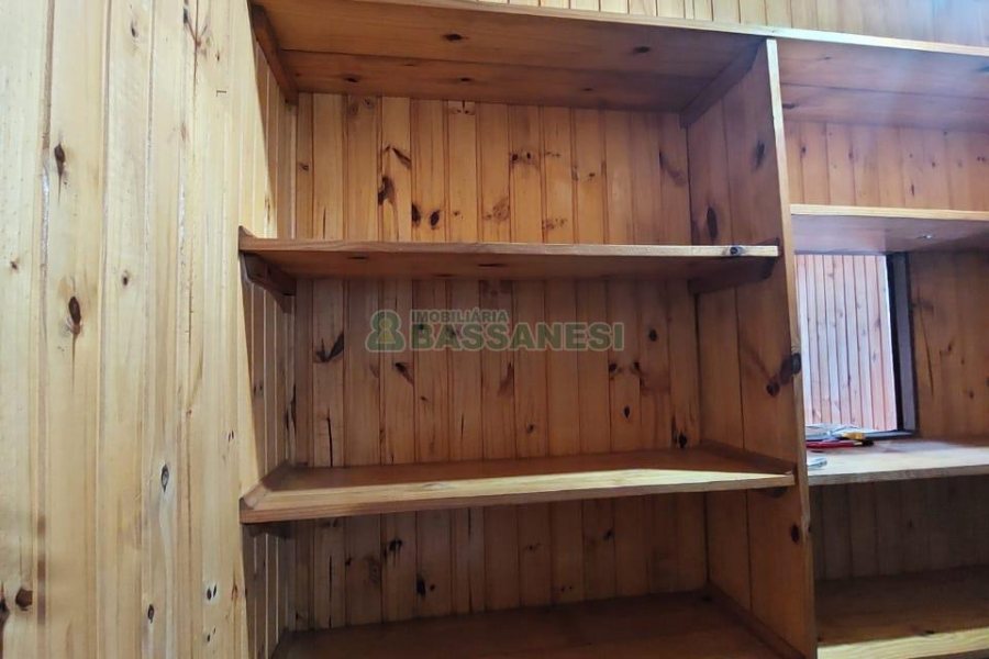 Casa com 162m², 3 dormitórios, 2 vagas, no bairro Rio Branco em Caxias do Sul para Comprar