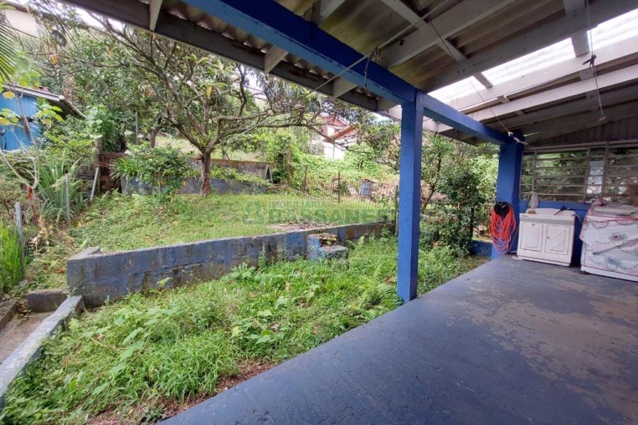 Casa com 162m², 3 dormitórios, 2 vagas, no bairro Rio Branco em Caxias do Sul para Comprar