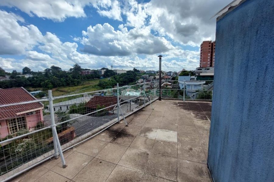 Casa com 162m², 3 dormitórios, 2 vagas, no bairro Rio Branco em Caxias do Sul para Comprar