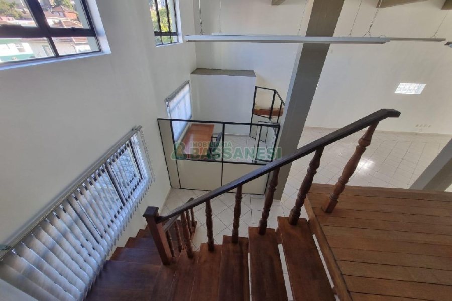 Loja com 240m², no bairro Rio Branco em Caxias do Sul para Alugar