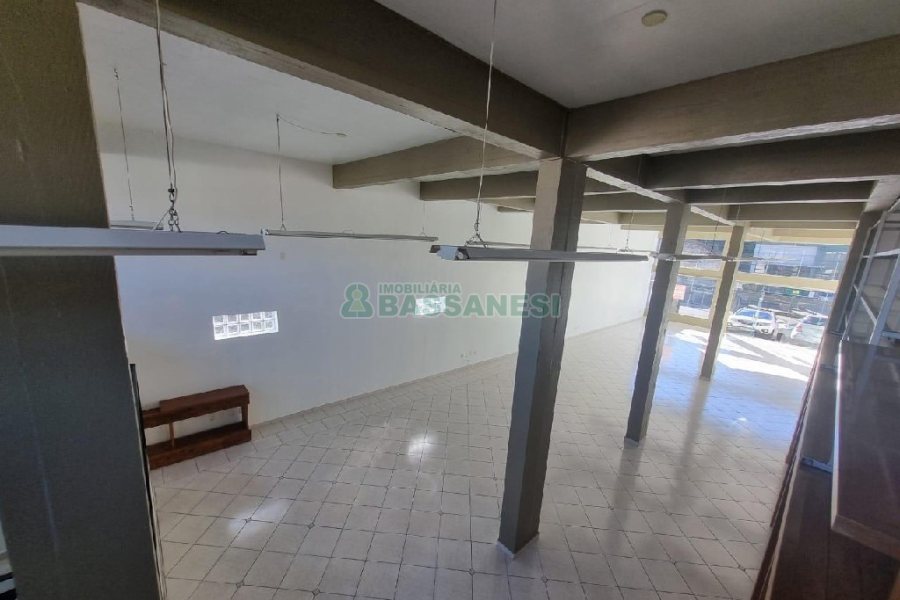 Loja com 240m², no bairro Rio Branco em Caxias do Sul para Alugar