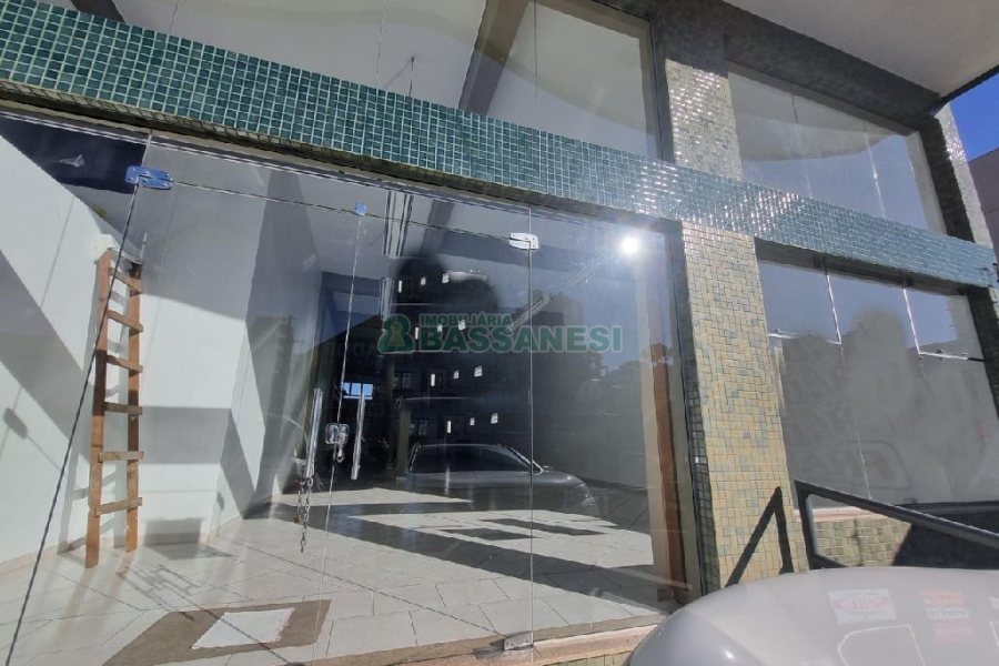 Loja com 240m², no bairro Rio Branco em Caxias do Sul para Alugar